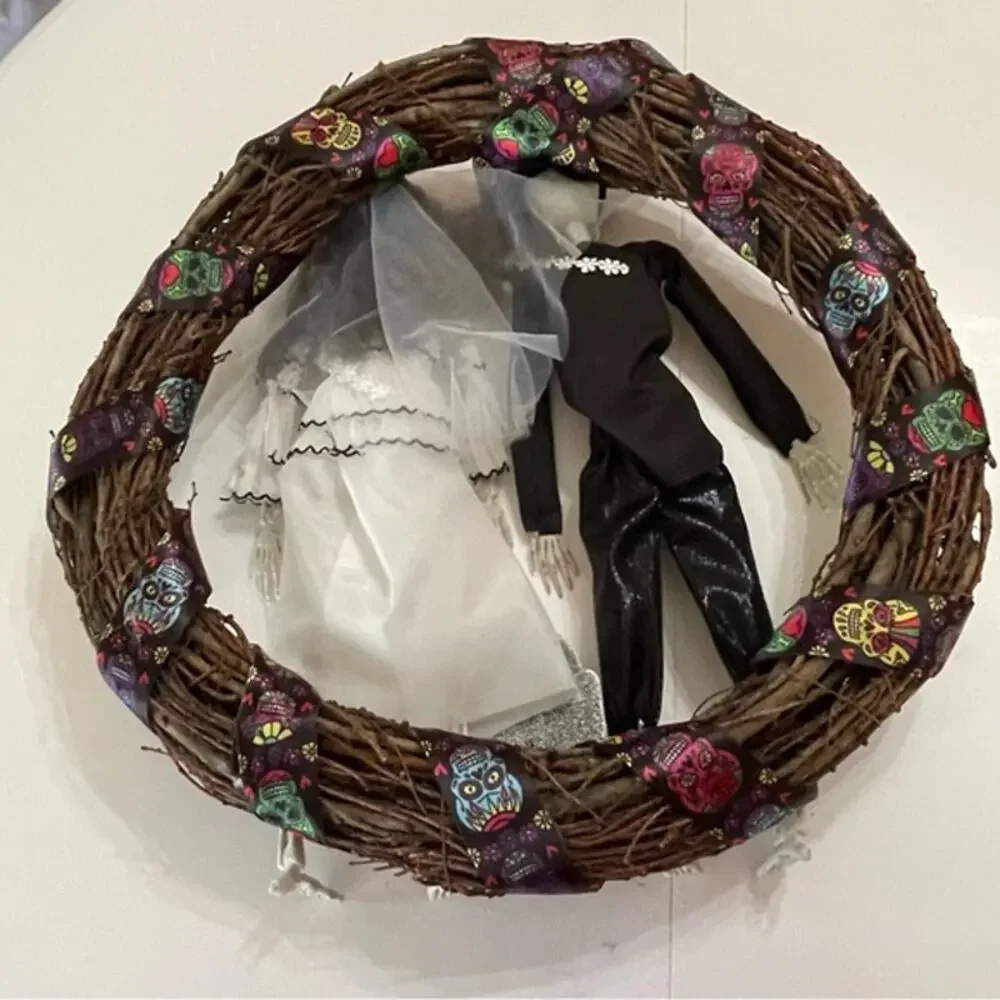 Handmade Halloween Skeleton Bride Groom Wreath 18